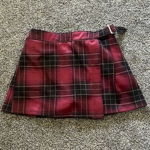 Girls plaid skirt, size 7/8
